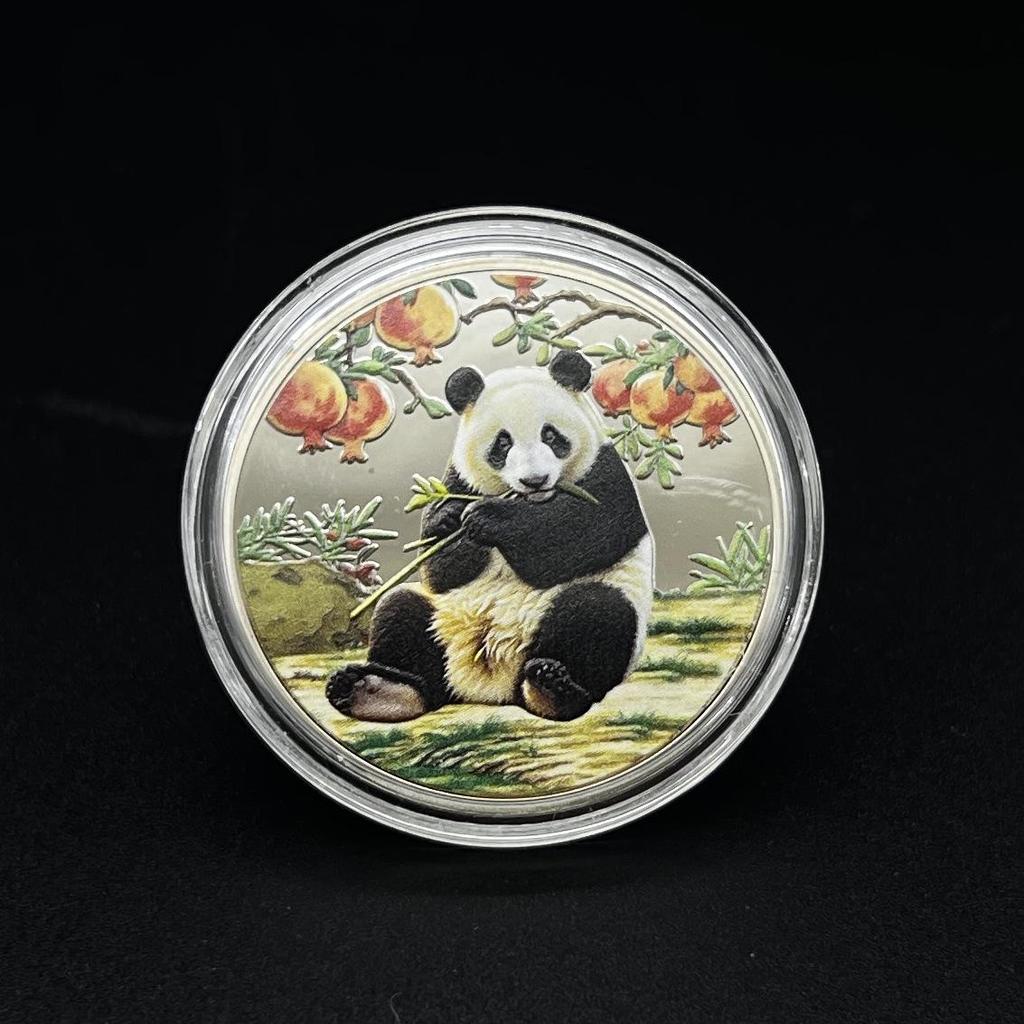 Sichuan Chengdu Panda Gold Commemorative Medal: Cultural Tourism Souvenir