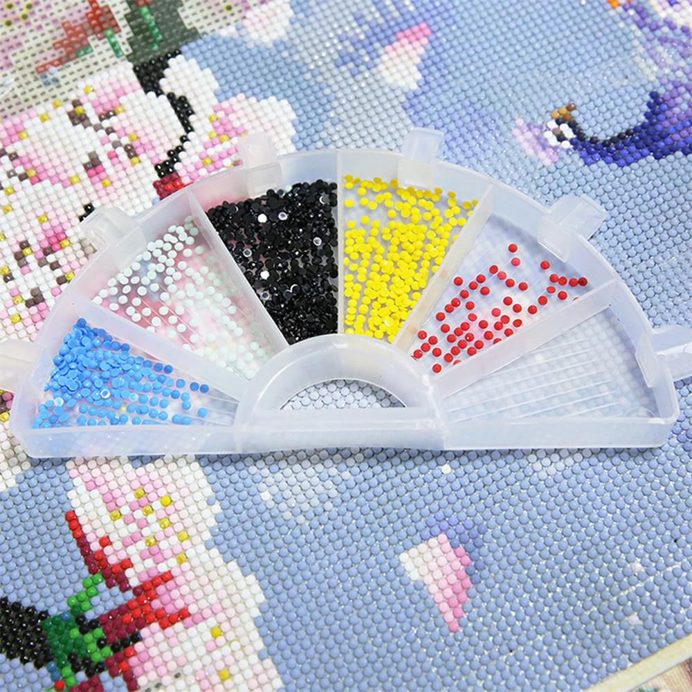 Diamond Painting Tool Kit with Fan Shaped Sorting Tray Wax Pads Craft Pens Scraper Brush Stands and Spoon for Rhinestone Art DIY Supplies