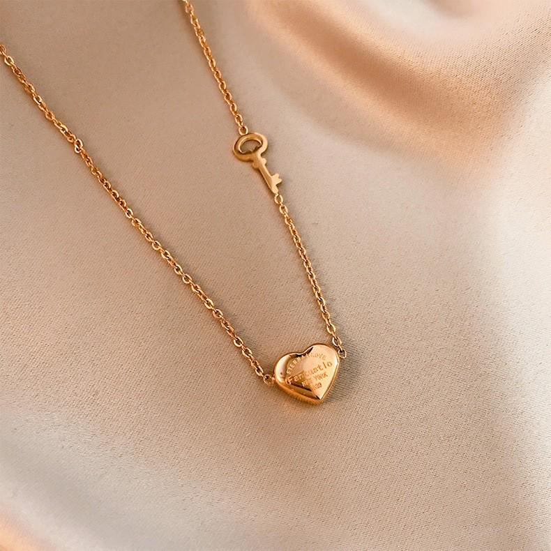 2025 Women's Titanium Steel Necklace: Light Luxury, Clavicle Chain, Non-Fading High-End Accessory