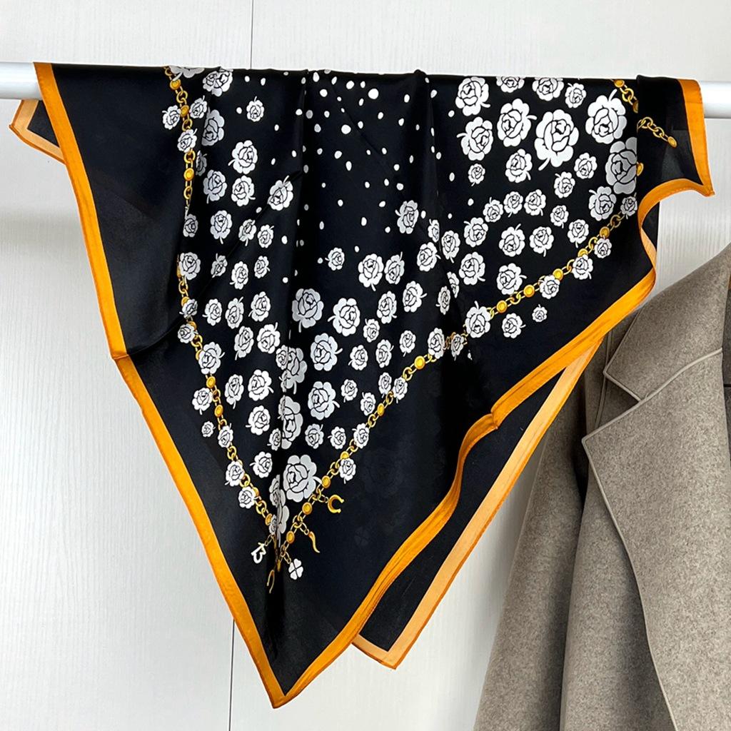 Spring And Summer Silk Chinese Square Scarves Go Out To The Street With Mulberry Silk Silk Scarves With Fresh Green Silk Scarves And Shawls.