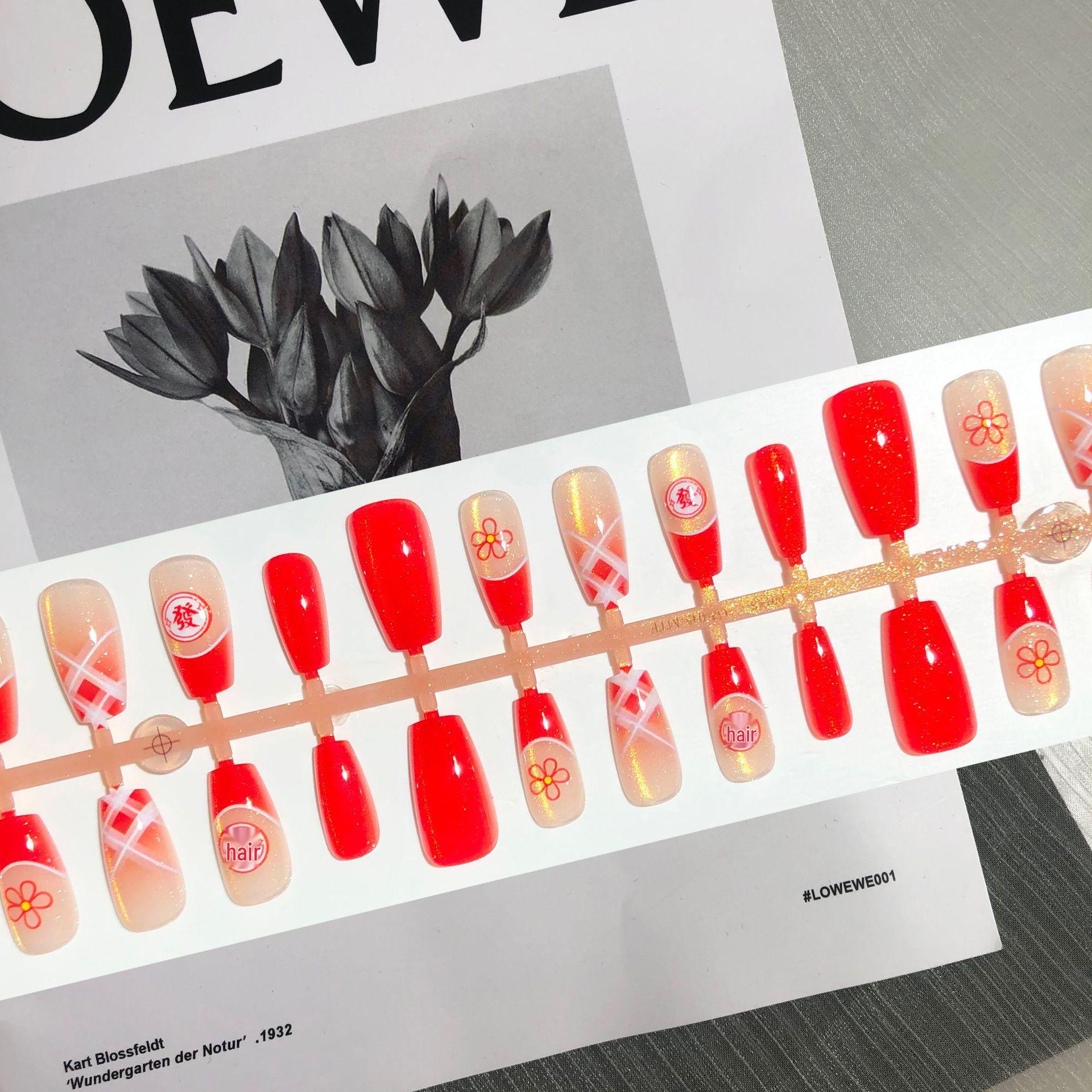 

Festive Red Plaid Cat-Eye Press-On Nails with Floral Accents for New Year