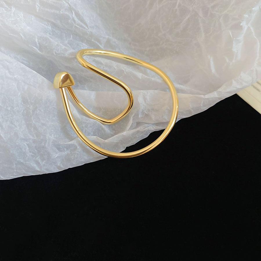 Нерегулярные круглые витые металлические клипсы для ушей без пирсинга, темпераментные клипсы для козелка, серьги-серьги