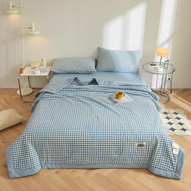 Class A Xinjiang Cotton Summer Quilt - Water-Washed, MUJI Style, Air Conditioning Thin Quilt, Machine Washable, Dormitory-Ready.