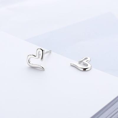 Love Stud Earrings Femininity Cute Hollow Peach Heart Shaped Ear Jewelry Small Japanese and Korean Version Niche Design Accessories