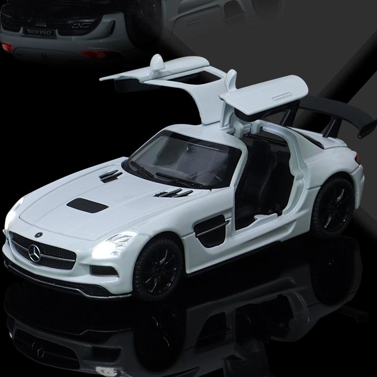 Mercedes Benz SLS AMG Supercar Simulation Druckguss & Spielzeugfahrzeuge Sounds & Licht Pull Back Car 1:32 Legierungskollektionsmodell