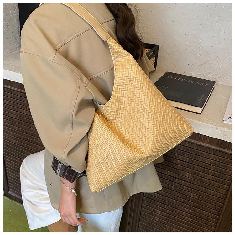 Women's Retro Woven Underarm Crossbody Tote - Solid Color Versatile Handbag