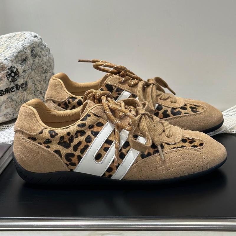 2025 autumn new retro German training shoes women's thick-soled heightened lightweight soft-soled jogging casual sports shoes