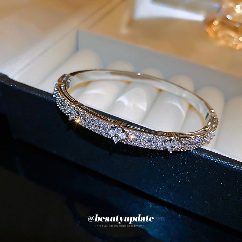 Korean Zircon Flower Bracelet: Elegant & Simple Versatile Bangle for Women