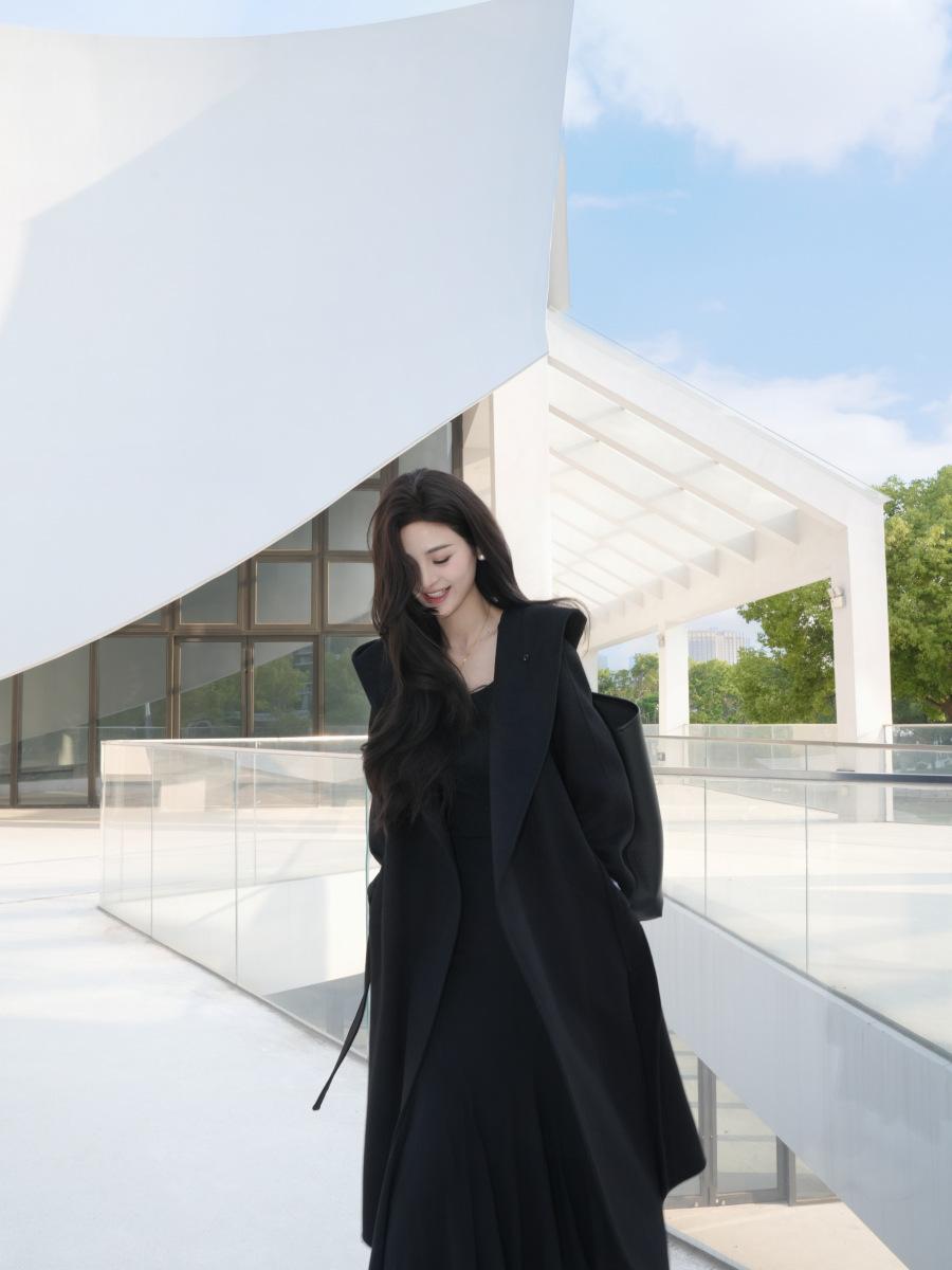 

Lazy and thin, covering meat medium and long, meat temperament versatile, small man medium and long coat, women s hooded 3030 S чорний