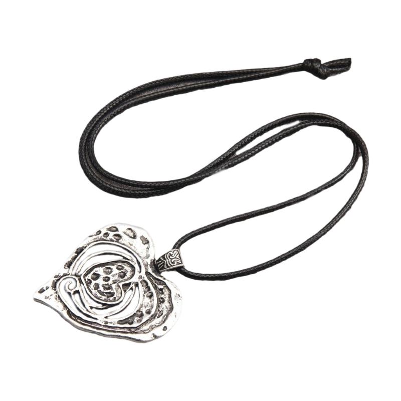 

Элегантное ожерелье с подвеской в виде сердца для женщин, минималистичный дизайн, ювелирные изделия из цинкового сплава для повседневной носки или особого случая серебряный