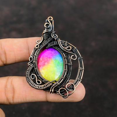 Tęczowy Solar Quartz Druzy Wisiorek Opleciony Miedzianym Drutem Wisiorek Ręcznie Robiona Nowa Biżuteria Wisiorek z Kamieniem Szlachetnym Biżuteria z Miedzianego Drutu Prezent dla Mamy