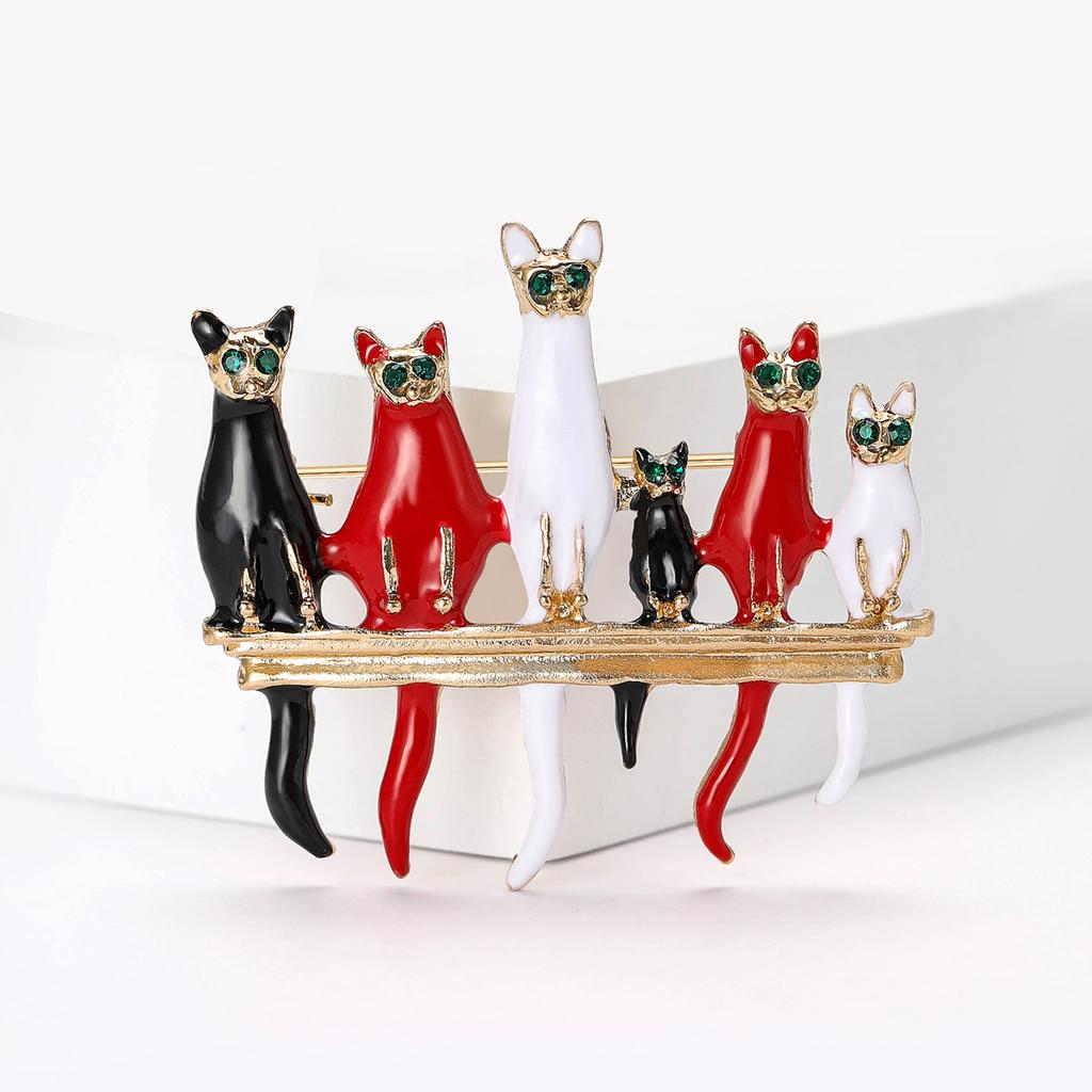 Vintage Enamel Cat Brooches for Women Rhinestone Animal Kitten Pins Event Party Gifts Backpack Decoration Clothes Accessories