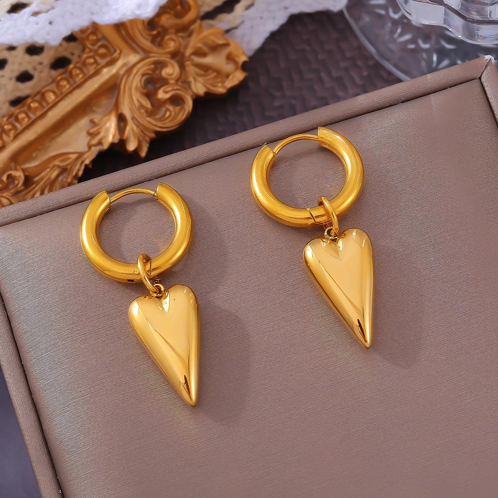 Heart Buckle Earrings: Retro 18k Gold-Plated Titanium Steel Design for Women