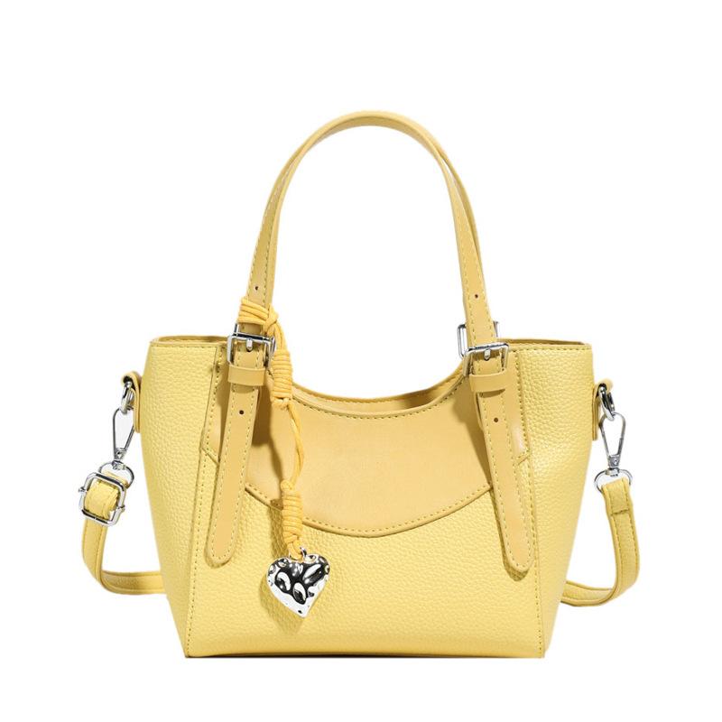 New Portable Bucket Bag Women's 2025 Summer Korean Edition Fashion Shoulder Bag Premium Commuter Oblique Span Bag