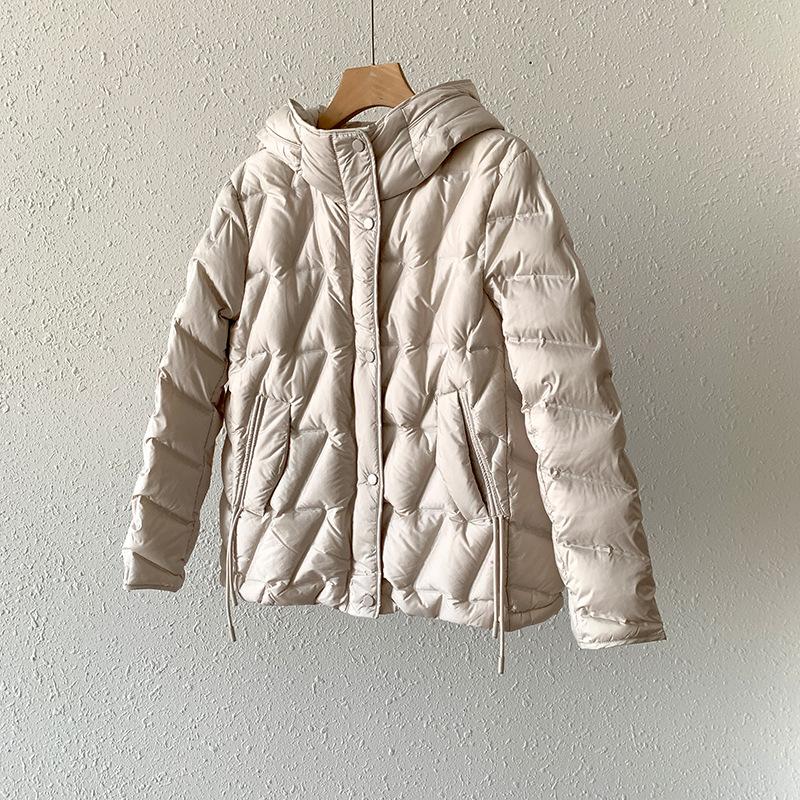 Weiße Entendaunen leichte Daunenjacke Damen kurz Herbst und Winter Kapuze schmal Temperament kleines Mode-Mantel