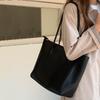 2026 Women New Korean Style Versatile Tote Bag Fashion Shoulder Commute Bag Female Classic Retro Large Capacity Casual Handbag