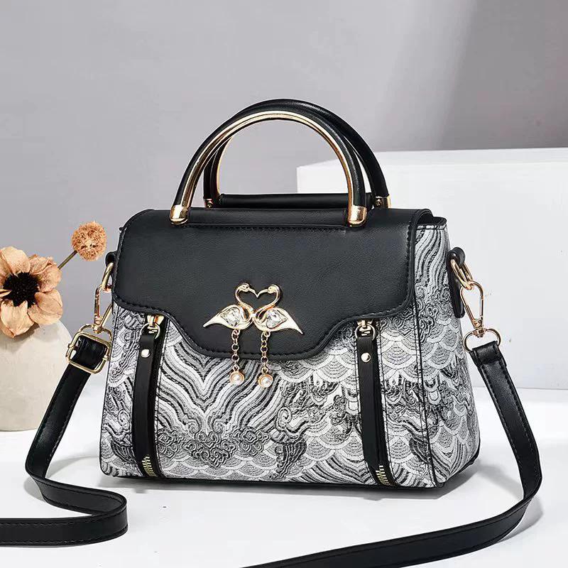 Women s Handbag Fashion Classic Printed Small Square Bag Luxury Brand Designer Single Shoulder Crossbody Bag чёрный 1890₽