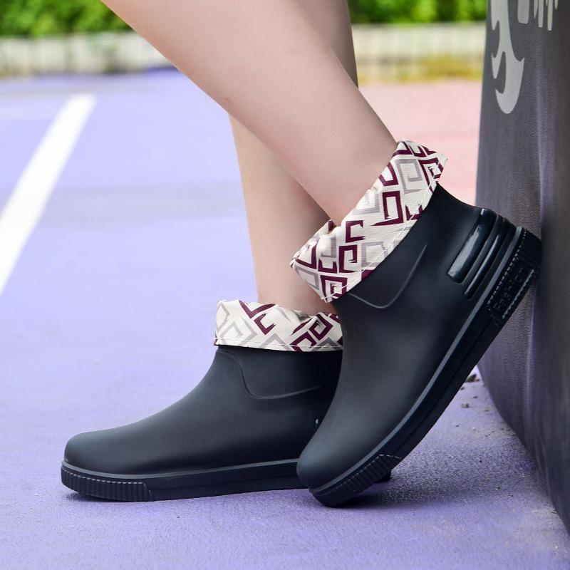 Fashion Women's Rain Shoes Short Tube Outer Wear Water Shoes Warm Non-slip Rain Boots Waterproof Boots Kitchen Car Wash Work Rubber Shoes