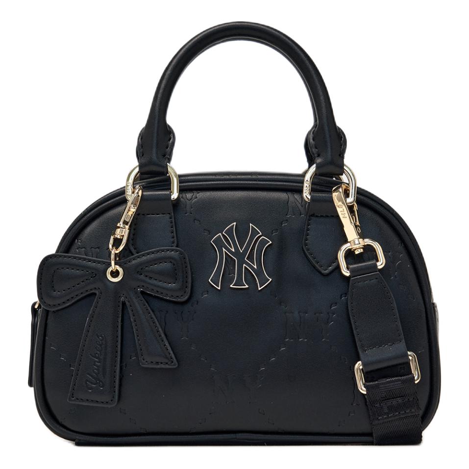 

MLB Diamond Old Flower Dark Pattern Butterfly Pendant Faux Leather Crossbody Handbag Regular Kids Kids handbag Black 7ACRM056N-50BKS Basic Set (Bag)