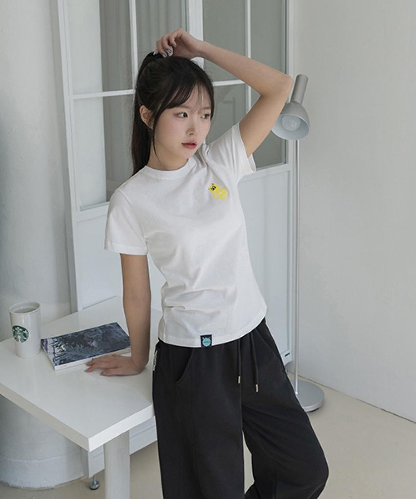 Ejeuaiwon Heart Yelly Slim Fit Short Sleeve T-Shirt