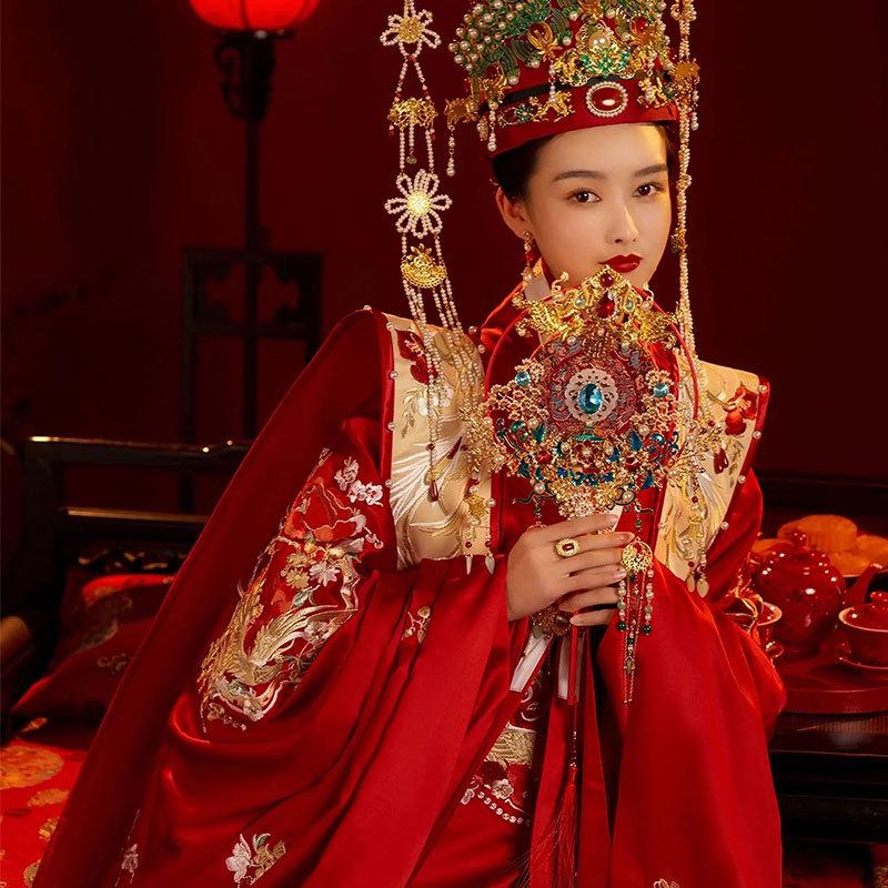 Ming Dynasty Xiuhefu Wedding Dress and Phoenix Crown – Chinese Bride's Traditional Formal Wear