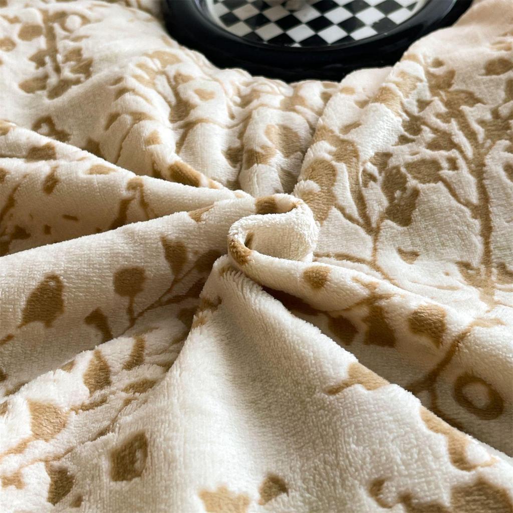 Ultra-Thick Warm Autumn/Winter Velvet Carved 4-Piece Bedding Set - Class A, Anti-Static, Ideal for Mother and Baby.