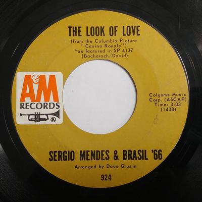 7-Zoll Schallplatte SÉRGIO MENDES & BRASIL '66 - The Look Of Love 924 A&M Records 1968 US Obi Latin Gebraucht