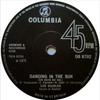 7inch Record LOS DIABLOS  Dancing In The Sun Un Rayo De Sol DB8702 Columbia 1970 UK Pop Used