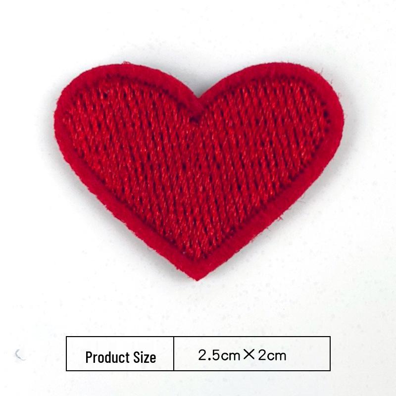 Naszywka w kształcie haftowanego serca miłości na buty, czapki i torby