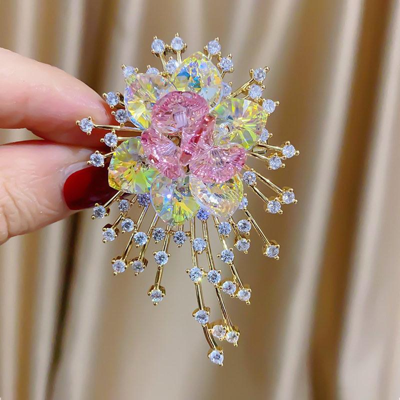 Luxury Gold Plated Flower Brooch With Sparkling Cubic Zirconia For Wedding Party Daily Wear Elegant Ladies Gift