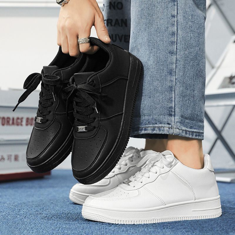 Ademende niche design gevoel dikke zool witte schoenen dames 2025 lente en zomer nieuw veelzijdig lichtgewicht board schoenen zwarte schoenen herenschoenen