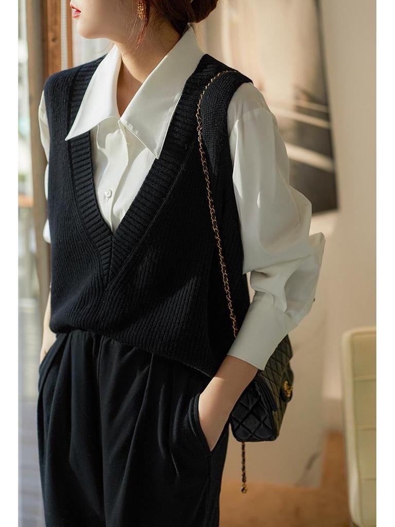Women's Slimming V-Neck Knitted Wool Vest - Versatile Sleeveless Autumn/Winter Sweater for Layering