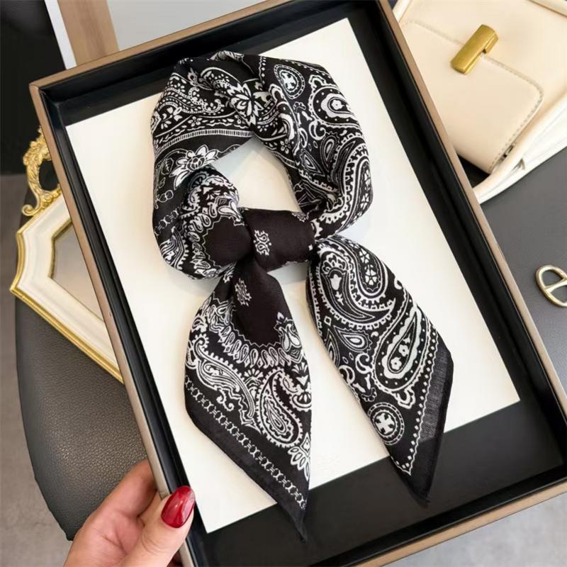 Fashion Women's Scarf, Premium Imitation Silk, Retro Paisley Print, Lightweight Neck Scarf for Work & Streetwear