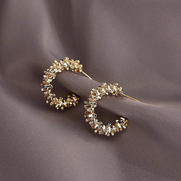 New Fashion Trend Unique Design Elegant Exquisite Irregular C Shape Earrings Female Jewelry Party Gift