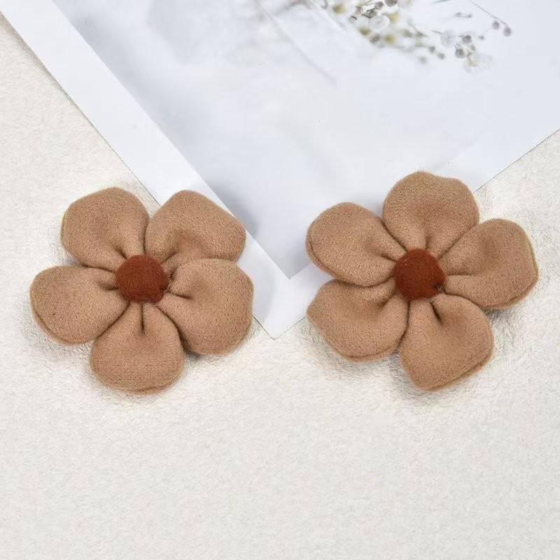 9cm Handmade Woolen Five-Petal Flower for DIY Accessories - Perfect for Headdresses, Shoes, Hats, and Clothing