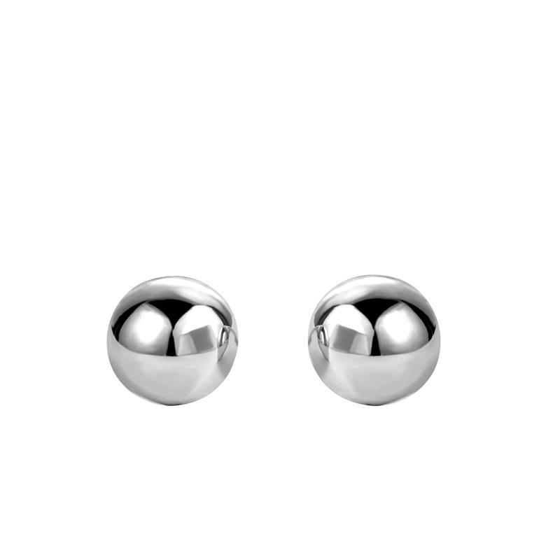 Jewelry round bead glossy stud earrings, simple spherical earrings, and a silver needle.