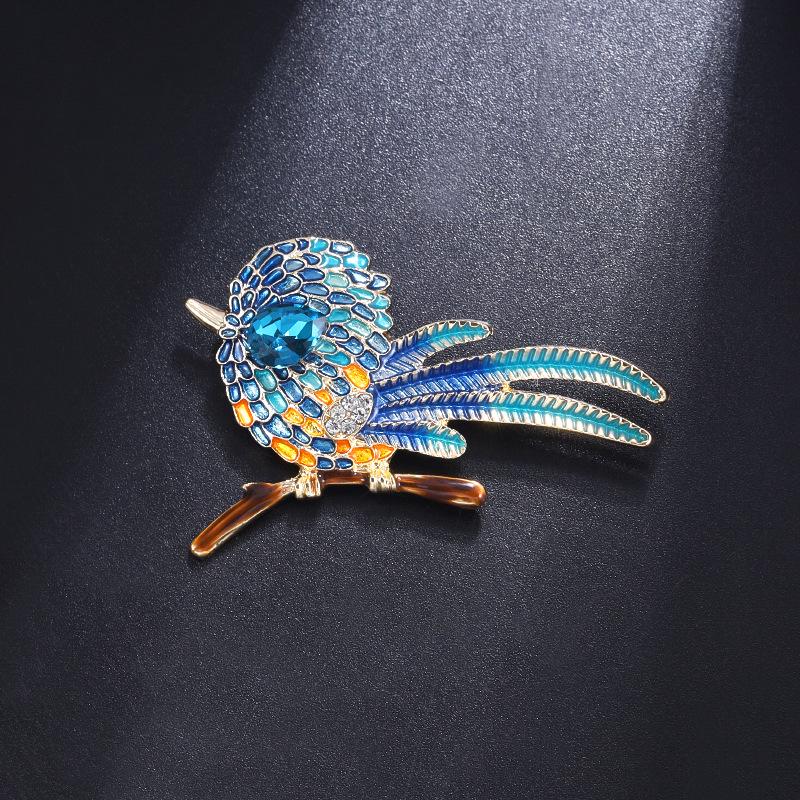 Hummingbird Crystal Rhinestone Brooch: Elegant Alloy Pin for Clothing Accessories