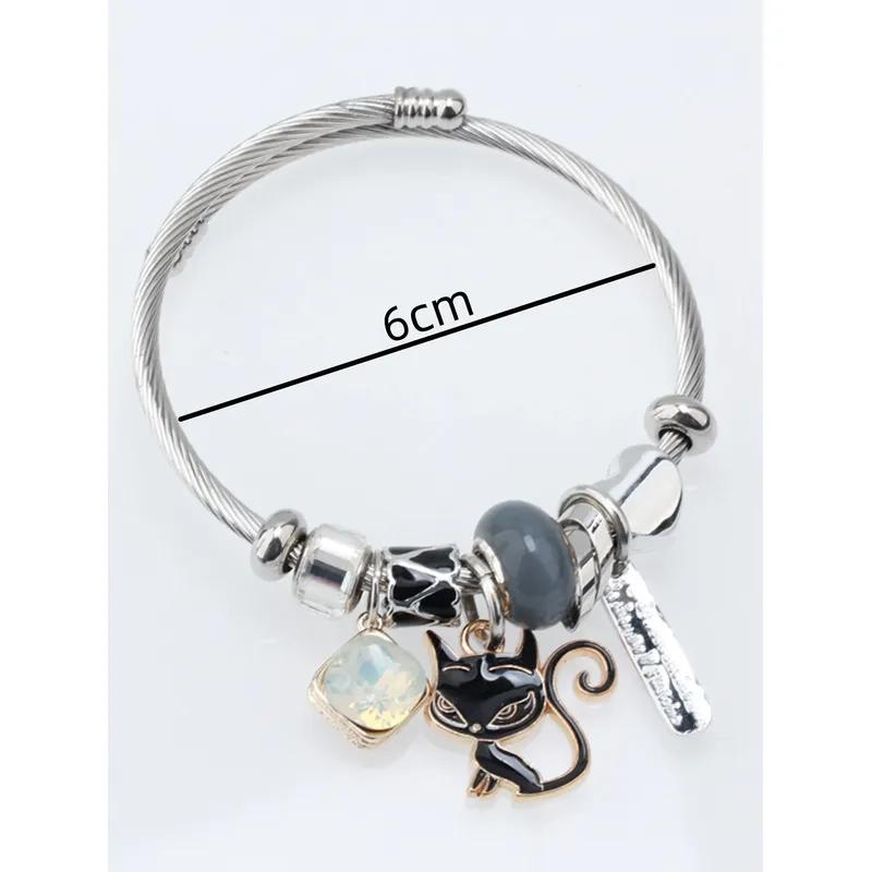 1 fashionable and personalized cat bracelet, personalized light luxury and high-end women's bracelet, hot selling item