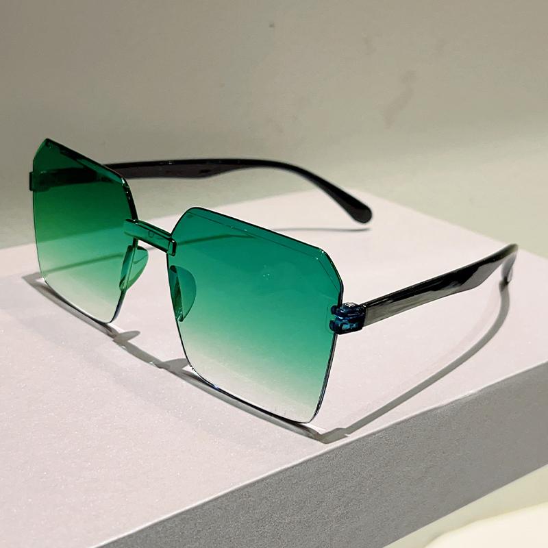 

Square Sunglasses Men New Fashion Vintage Gradient Outdoor Casual Shades Women Trendy Multi-color Decor Sun Glasses