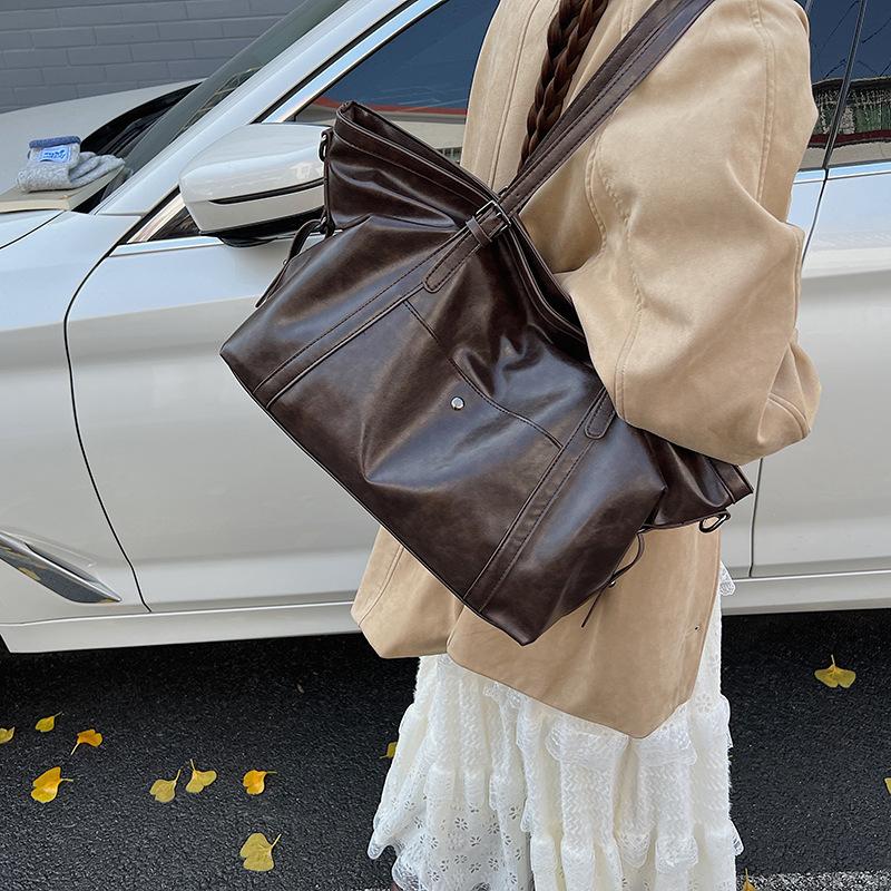 Retro bag women's large capacity 2025 new autumn and winter versatile casual shoulder messenger bag texture commuter tote bag