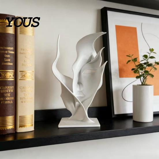 3D Printed Sculpture Abstract Face Sculpture, Minimalist Embracing Bust Art Decor, Wear-resistant Ornament Matte White Modern Luxury Home