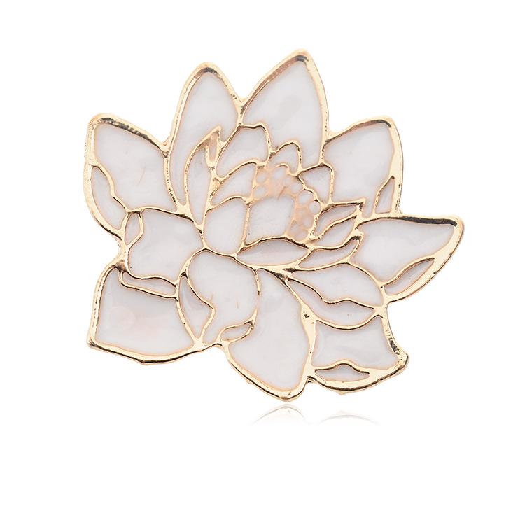 European  American Fashion Jewelry: Heart-Shaped Lotus Pineapple Brooch