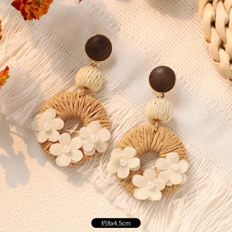 Ručně vyráběné náušnice s květinami z travního ratanu, retro, dovolenkové, bohémské, ostrovní, plážové, dámské náušnice