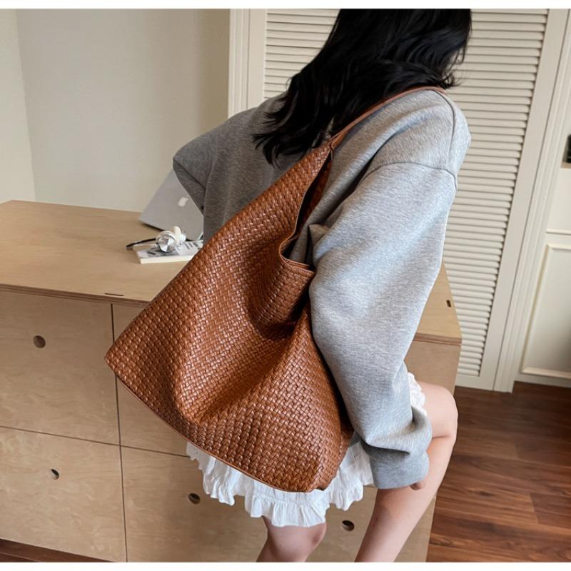 Große gewebte Tasche Damen Sommer neue lässige Schulter-Unterarmtasche Textur Pendler Tragetasche