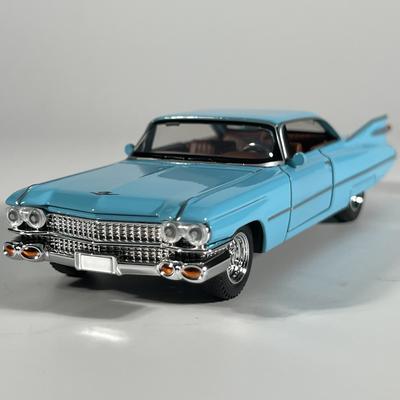1:32 Cadillac Eldorado Biarritz Classic Retro Car Alloy Metal Diecast Model Car Miniature Vehicle High Simulation Gift Boyfriend