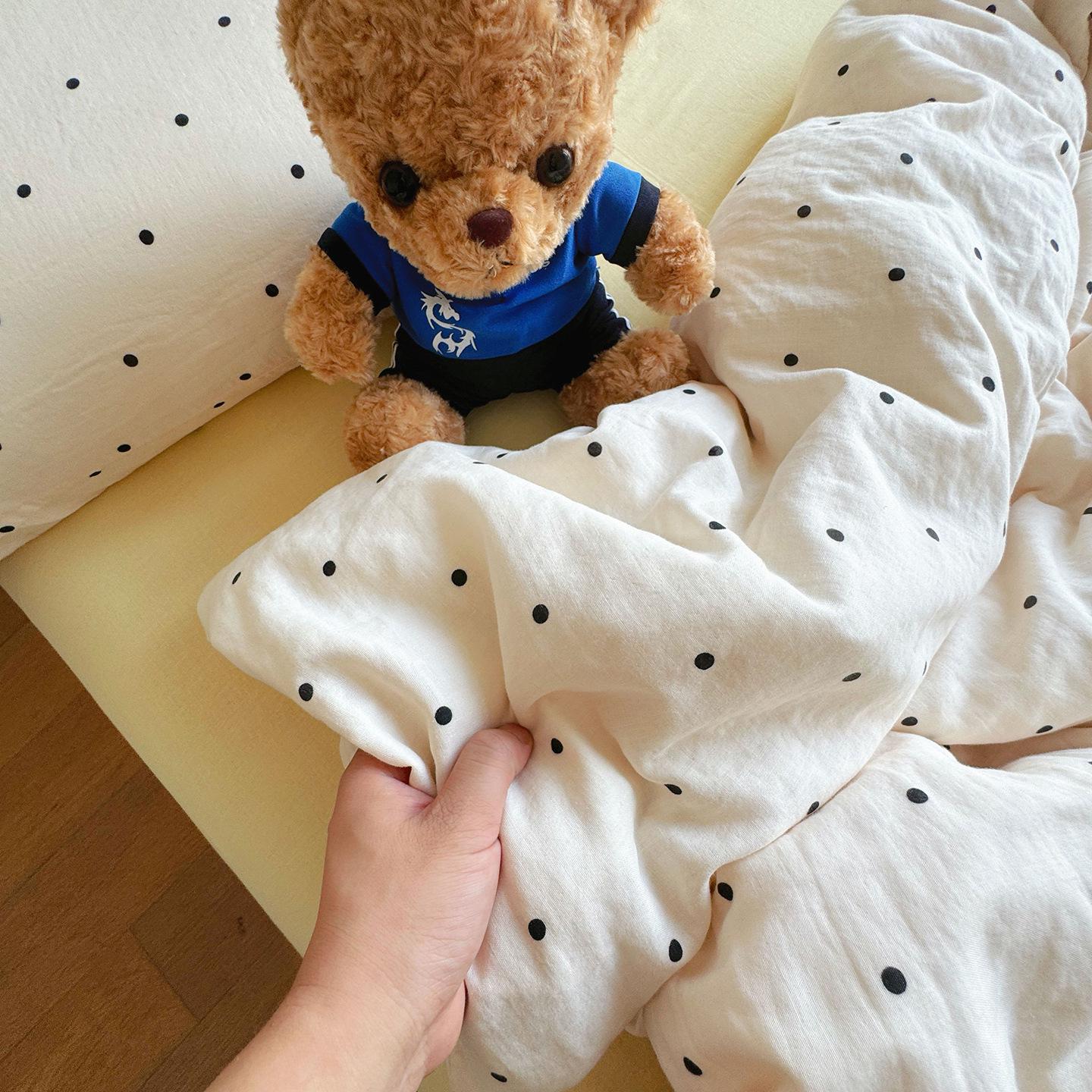 

Premium Cotton Mother & Baby 4-Piece Oxygenated Gauze Set: Duvet Cover, Bed Sheet, Dorm-Ready 3-Piece Student Set. Flat 0.9-1.2 Set - Quilt 150x200