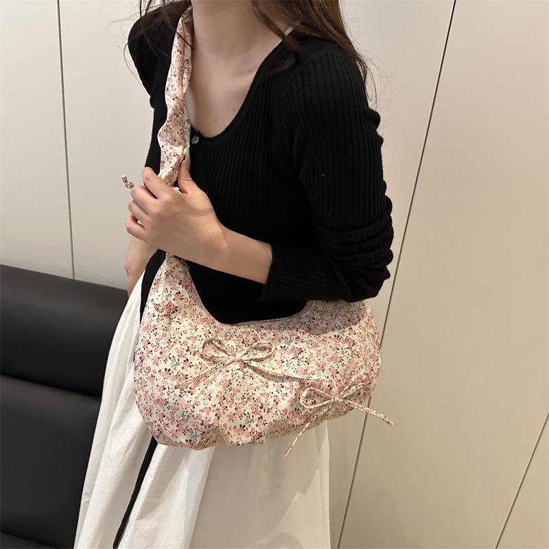 Beautiful, Fresh and High-value Bow, Floral Messenger Bag, Pleated Cloud, Single Shoulder, Underarm Bag, Casual, Light and Versatile.