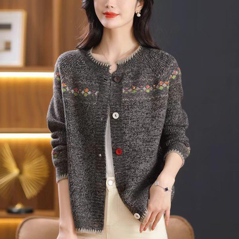 Autumn and Winter Round Neck Single Breasted Knitted Cardigan for Women, Korean Version, Stylish and Versatile, Simple and Loose Outer Top, Trendy