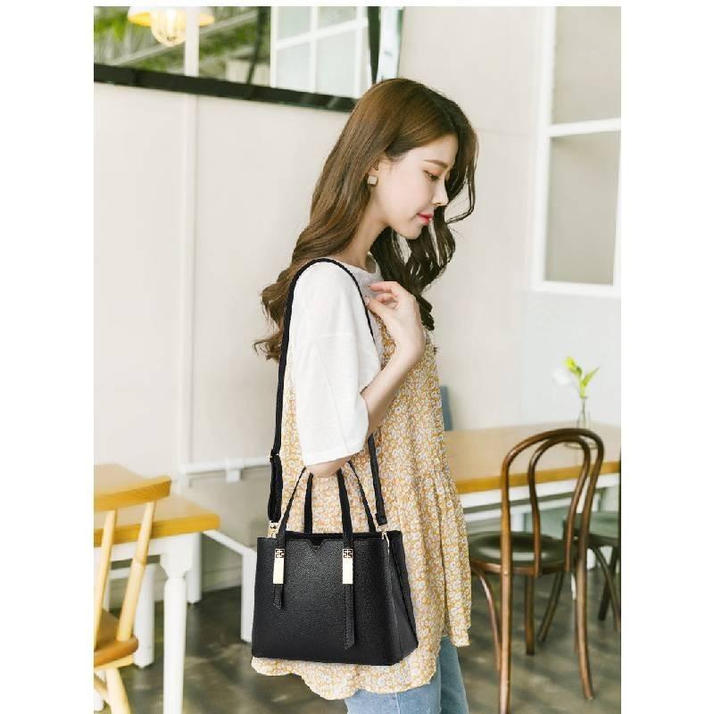 Stylish Middle-aged Women Bag 2023 New Handbag Korean Version Scarf Mom Bag Single Shoulder Crossbody