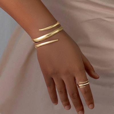 Spiral Hollow Wide Face Alloy Women's Bangle Ring Set